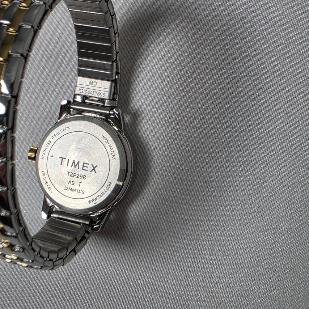 Timex Easy Reader Watch Womens Small Silver Gold Two Tone Indiglo T2P298 Stretch